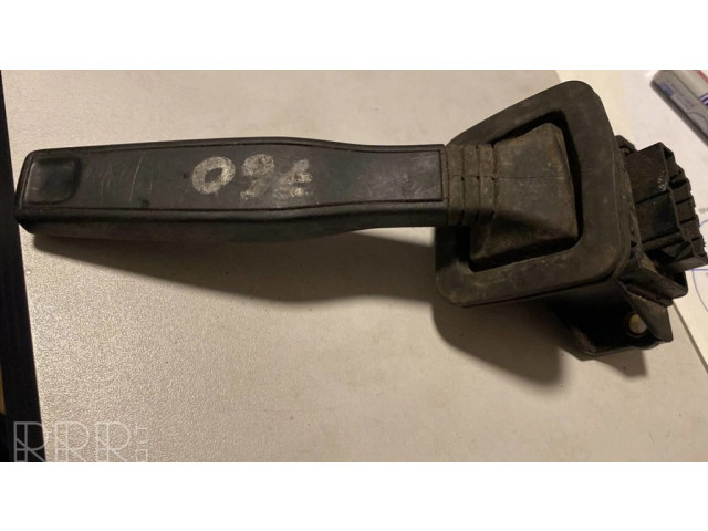 Ручка стеклоочистителей 01837100, 1362331   Volvo 760