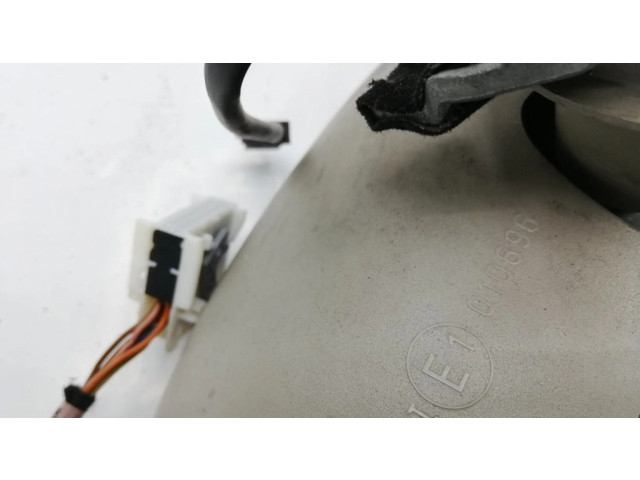 Зеркало заднего вида (в салоне)