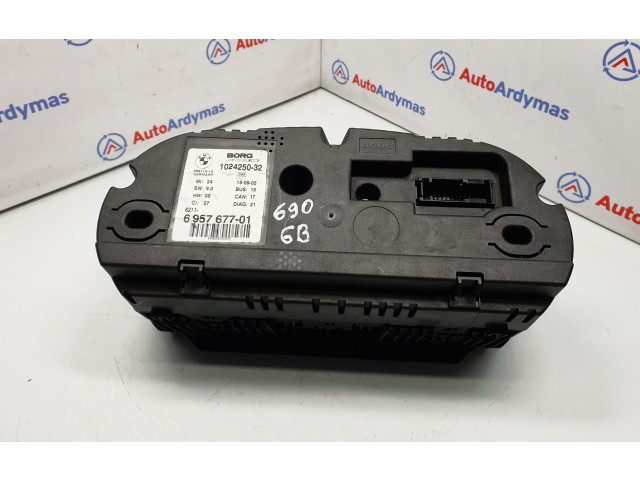 Панель приборов 6957677, 62116957677 BMW Z4 E85 E86