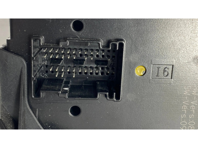 Pojistková skříňka A2049005201 Mercedes-Benz C W204 2009