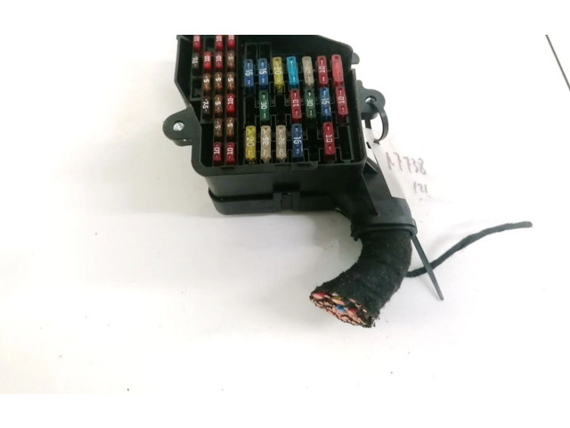Блок предохранителей Volkswagen Golf IV