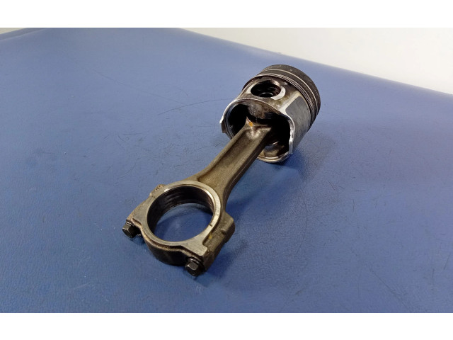 Píst Opel Vivaro F9Q762