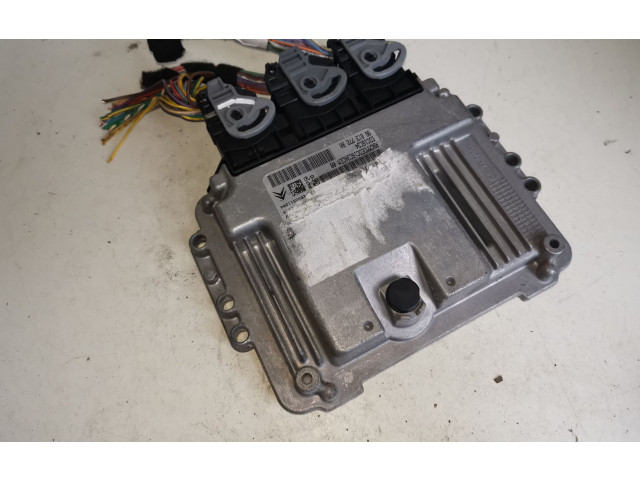 Řídící jednotka 9661377280, 0281011863 Citroen C4 I 2006