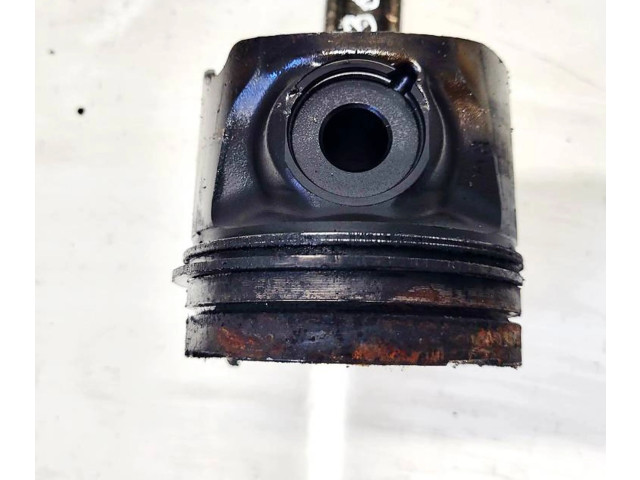 Поршень с шатуном Volvo V70