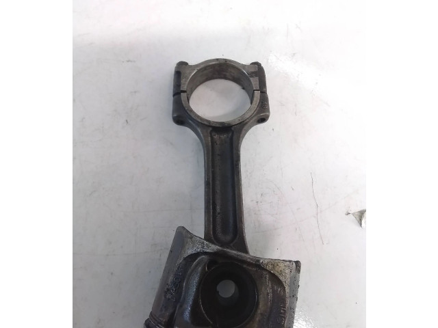 Píst Opel Vivaro M9R692