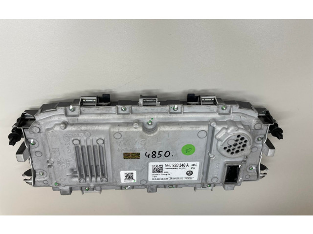 Přístrojová deska Volkswagen Golf VIII 2021 5H0920340A