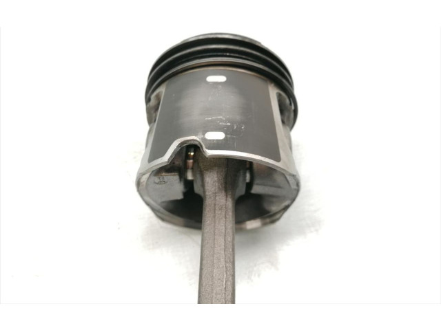 Поршень с шатуном Jeep Grand Cherokee (WJ)