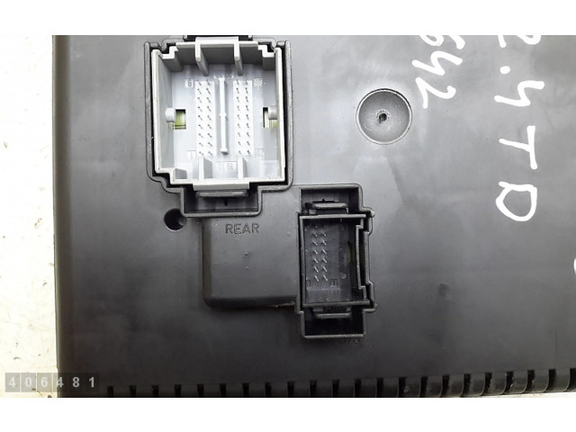 Блок предохранителей 12217799   Volvo XC90    