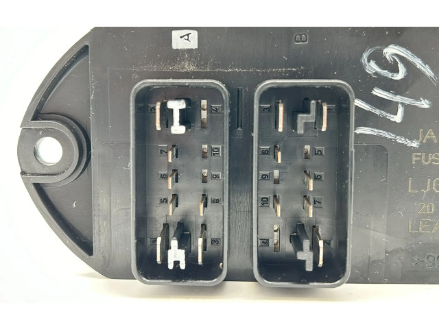 Блок предохранителей LJG2800CC Jaguar XK8 - XKR