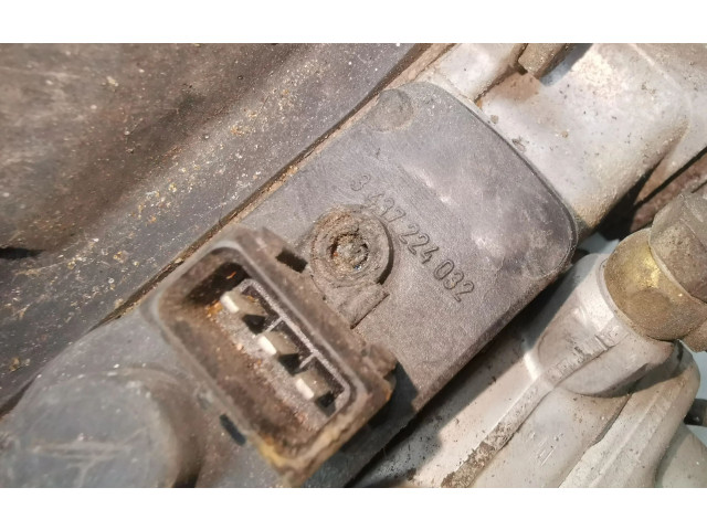 Топливная рампа 0438121070, 026133353D Audi 80 90 B3