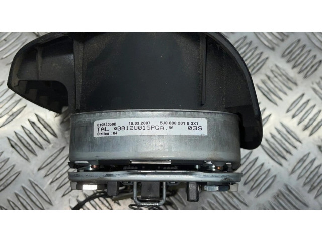 Подушка безопасности водителя 5J0880201 Skoda Roomster (5J)