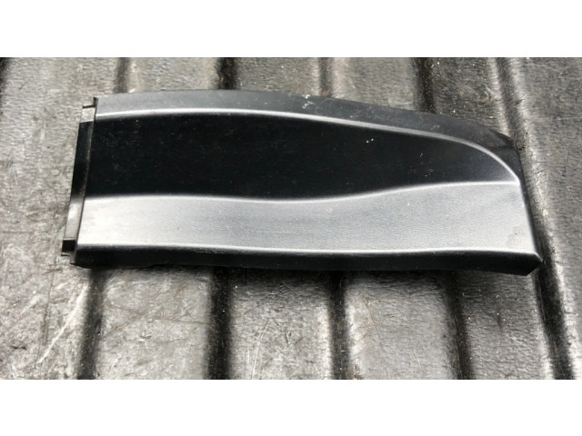 Отделка (ленточка) заднего фонаря