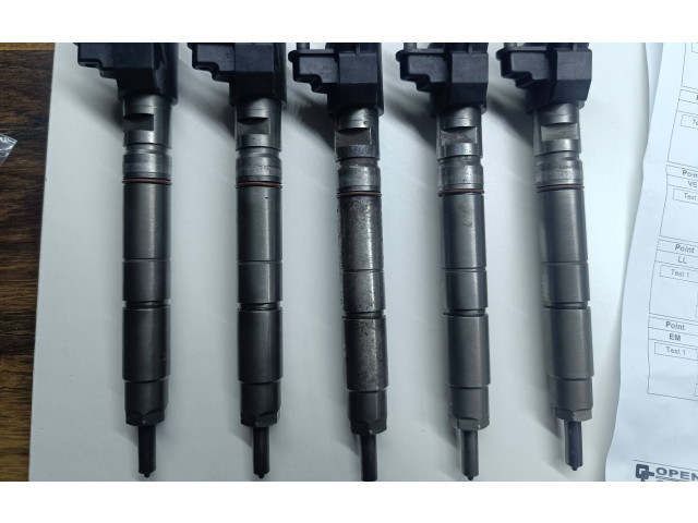 Комплект форсунок 31272690    Volvo V60   