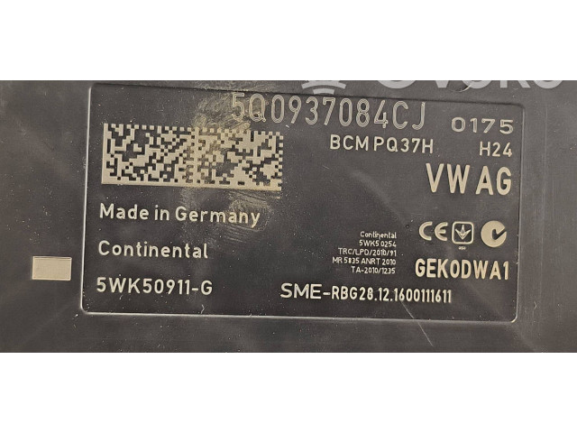 Блок управления 5Q0937084CJ Skoda Octavia Mk3 (5E)