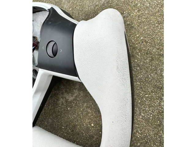 Руль Tesla Model 3 2017 - года 302J