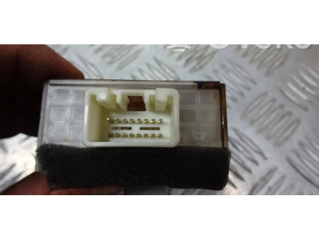 Блок управления GG2M675D2 Mazda Premacy