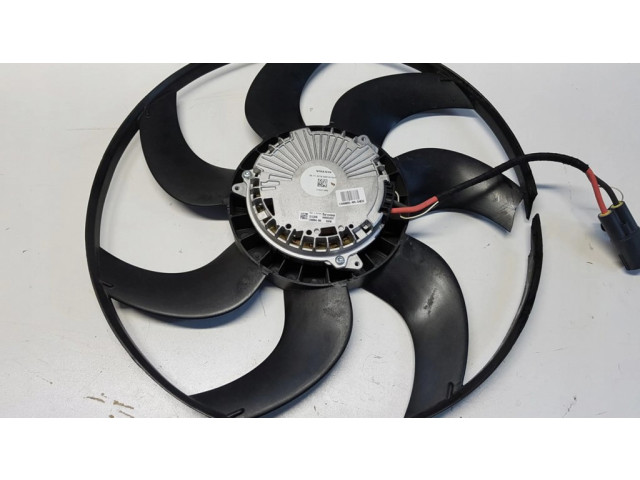 Вентилятор радиатора 31657360 Volvo V60 2.0