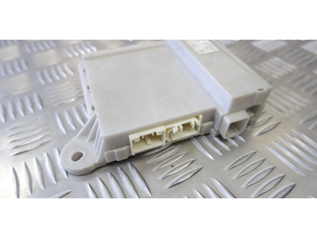   Pojistková skříňka 8267030340   Lexus GS 250 350 300H 450H 2012