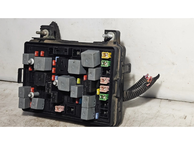 Pojistková skříňka 15877657 Chevrolet HHR 2007