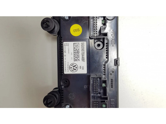Блок управления климат-контролем 5G0907044BF, 5HB01264544   Volkswagen PASSAT B8