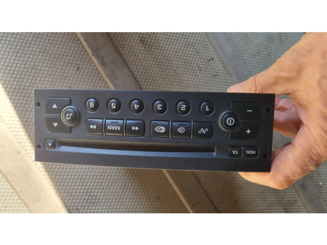 Радио/ проигрыватель CD/DVD / навигация