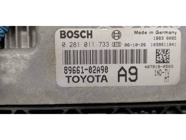 Блок управления двигателя 8966102A90, 0281011733   Toyota Corolla Verso E121