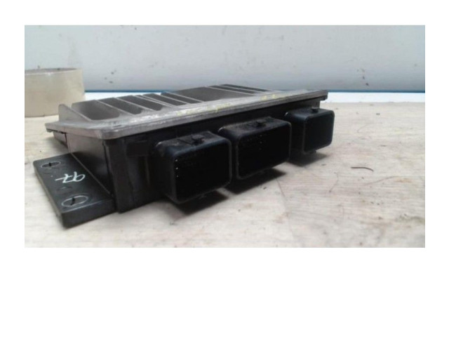 Блок управления двигателя 8201023847, 8201023847 Dacia Logan I