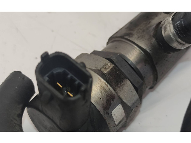 Топливная рампа 30777554, 068824L5   Volvo XC90  