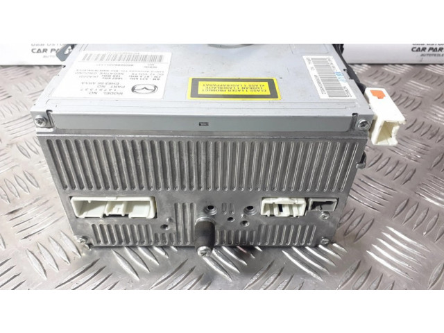 Радио/ проигрыватель CD/DVD / навигация