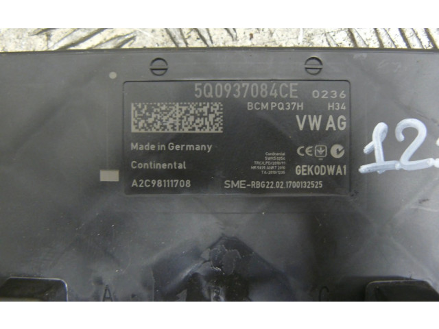 Блок комфорта 5Q0937084CE Skoda Octavia Mk3 (5E)