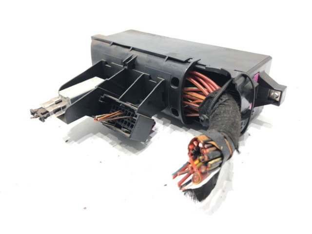 Pojistková skříňka Volkswagen Tiguan 2007