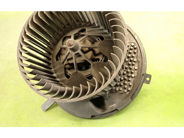 Вентилятор печки Skoda Octavia Mk2 (1Z)