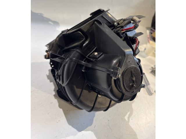 Pojistková skříňka Вентилятор печки 9248171, 11611611 BMW 5 F10 F11 2011