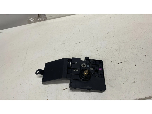 Блок предохранителей 2119820402 Mercedes-Benz E W211