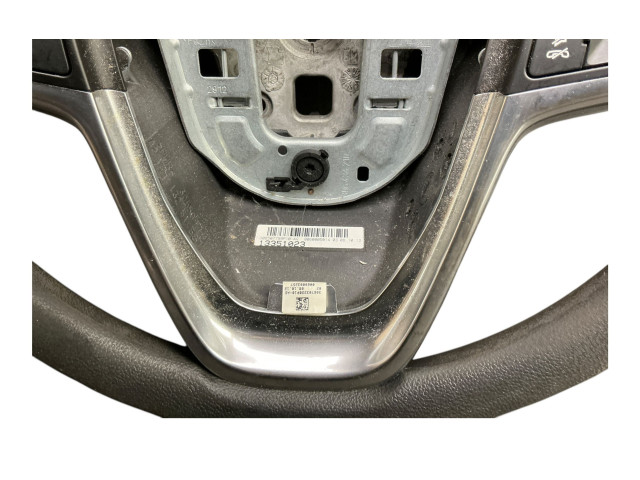Руль Opel Meriva B  2010 - 2016 года 13300475, 13351023      