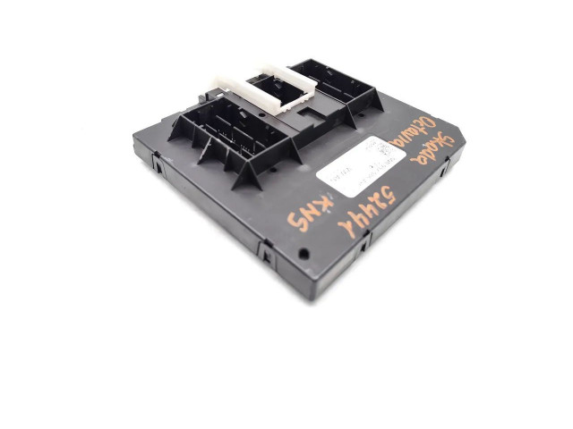 Блок комфорта 5Q0937086AH, F005V01737 Skoda Octavia Mk3 (5E)