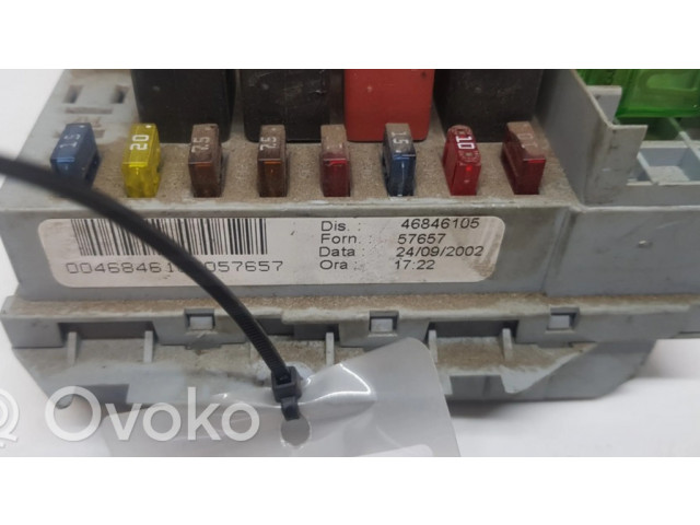 Блок предохранителей 46846105   Fiat Stilo    