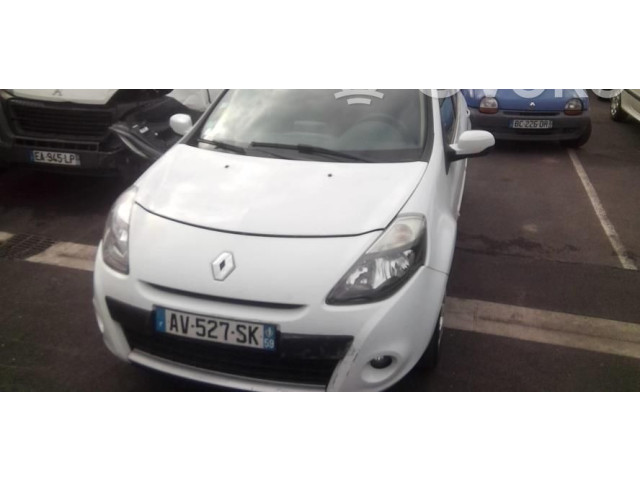 Ручка стеклоочистителей 8201590631 Renault Clio III