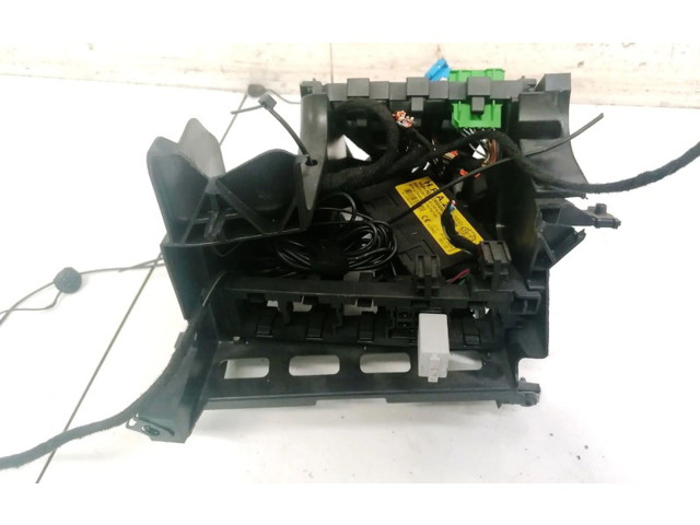 Блок предохранителей 1K1941379A Skoda Octavia Mk2 (1Z)