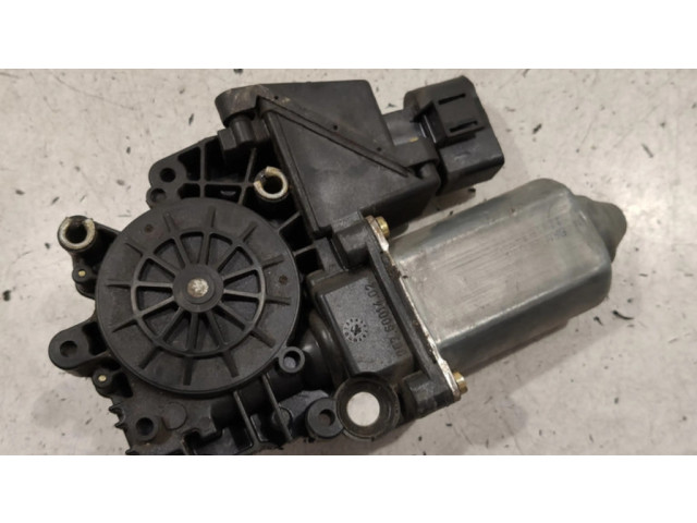 Передний двигатель механизма для подъема окон