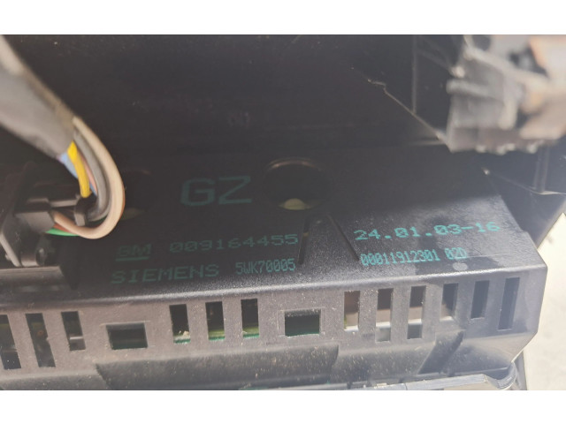 Дисплей       Renault Trafic II (X83)