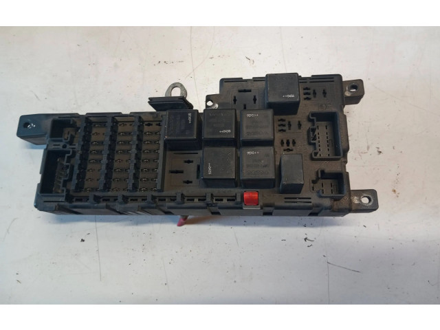 Блок предохранителей  30728008, 518828108   Volvo XC90    