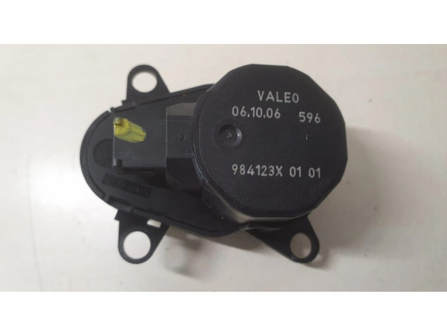 Двигатель задвижки потока воздуха