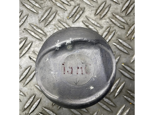 Píst Ford Escort pro naftový motor 2.0