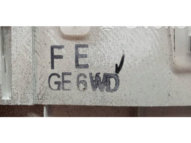 Панель приборов GE6WD Mazda 626