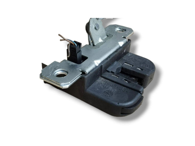 Zámek zadních dveří 6Q6827505E Volkswagen Polo IV 9N3 2008