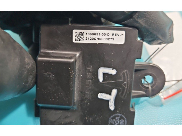 Блок комфорта 1069651-00-D, IMPRK1412390   Tesla Model S   