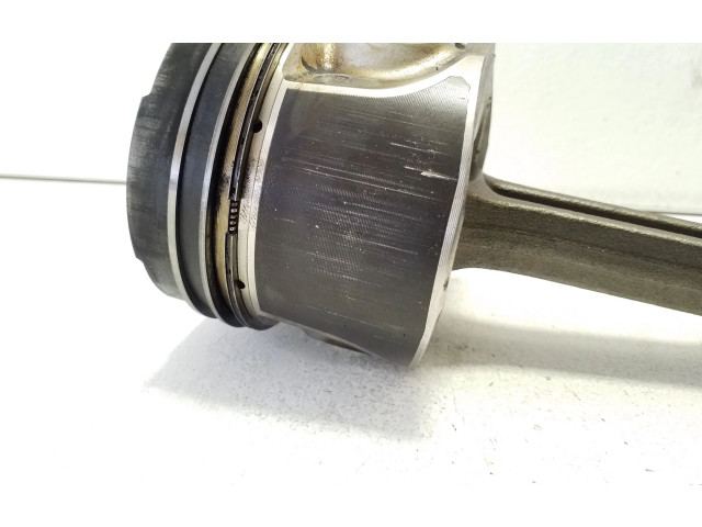 Поршень с шатуном 4n14 M174 Mitsubishi Outlander