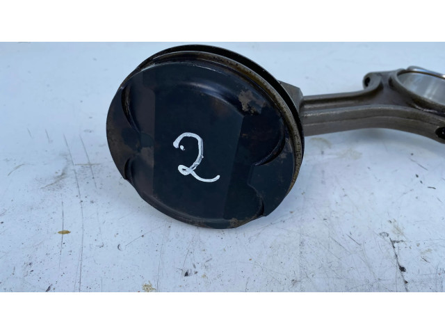 Поршень с шатуном Volvo V40 для бензинового двигателя 1.5