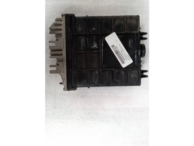 Блок управления двигателем Блок управления 0281001308 Volkswagen Golf III